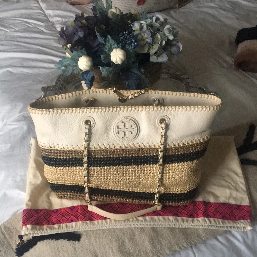 Authentic gorgeous Tory Burch purse
